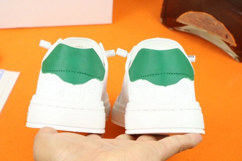 Vibrant Gxvxnchy Sneakers 153989