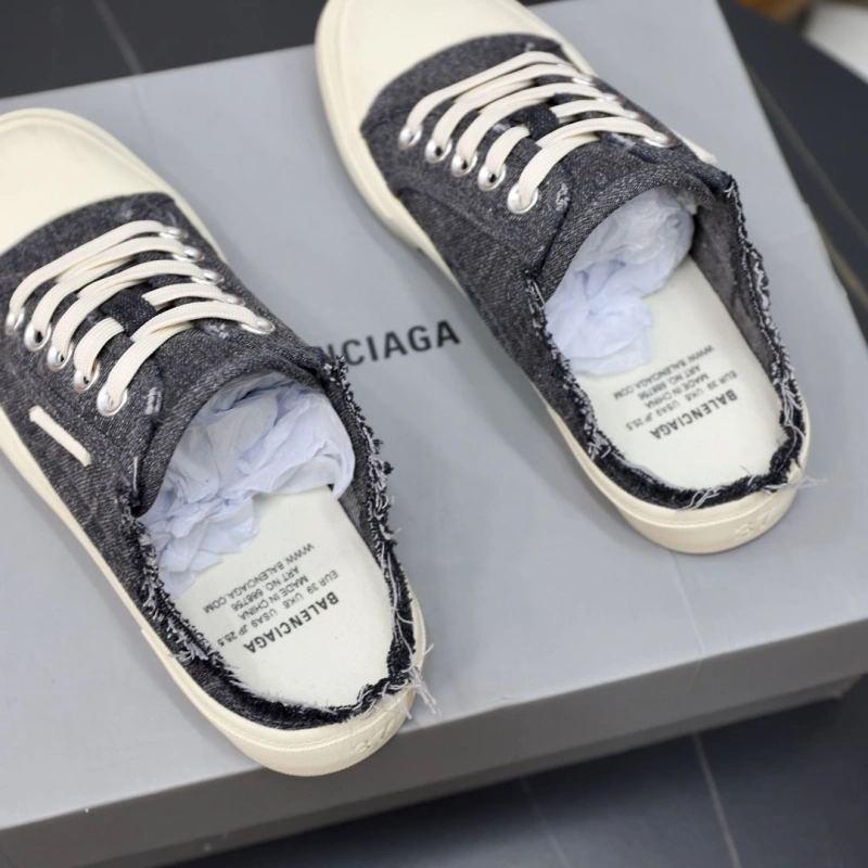 GoAnywhere Bxlxnciaga Sneakers 109970