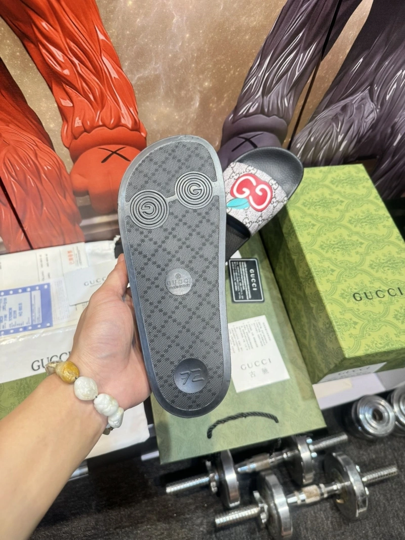 Affordable Gxccx Slippers 164043