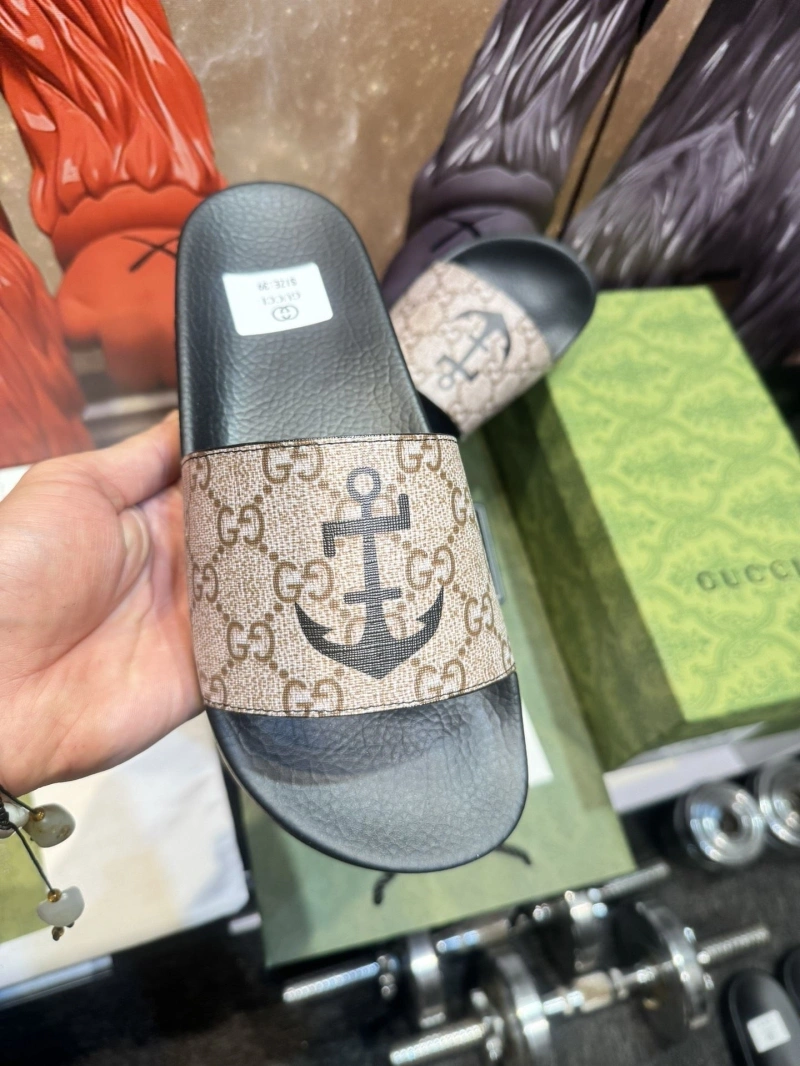 Affordable Gxccx Slippers 164038