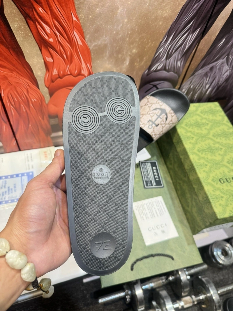 Affordable Gxccx Slippers 164038