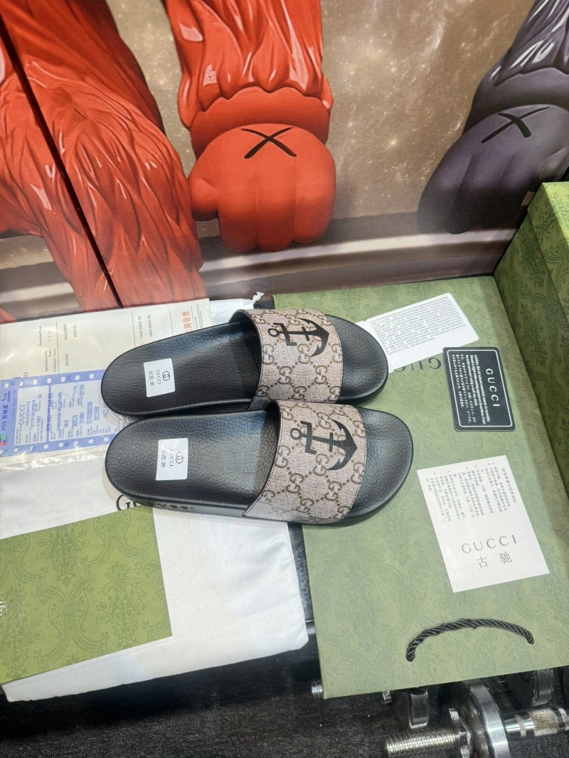 Affordable Gxccx Slippers 164038