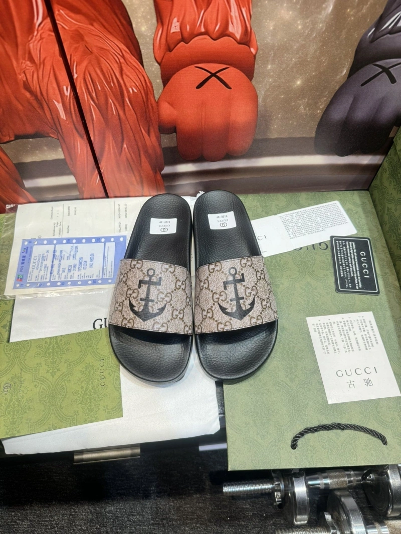 Affordable Gxccx Slippers 164038