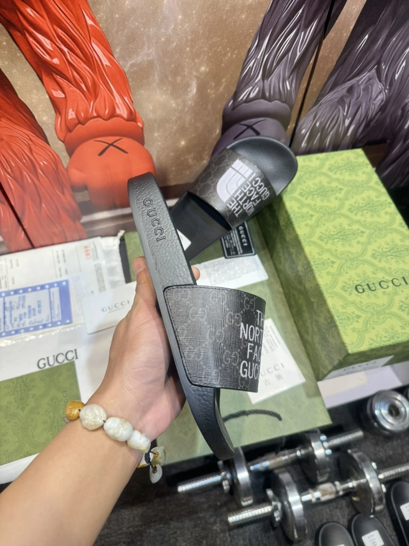 Elegant Gxccx Slippers 164032