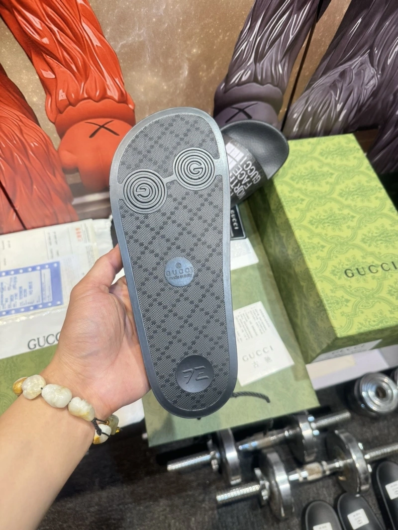 Elegant Gxccx Slippers 164032