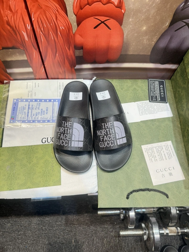 Elegant Gxccx Slippers 164032