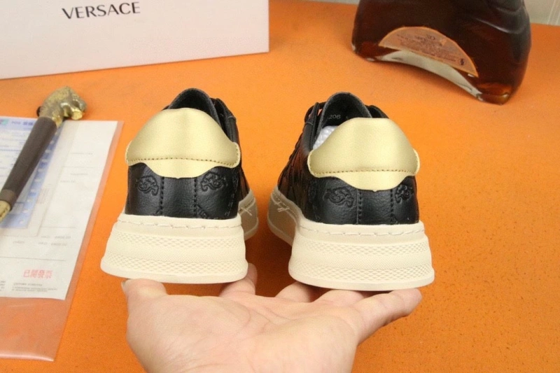 Cozy Gxvxnchy Sneakers 153985