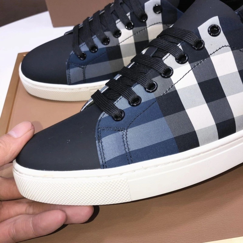 Soft Bxrbxrry Sneakers 115334