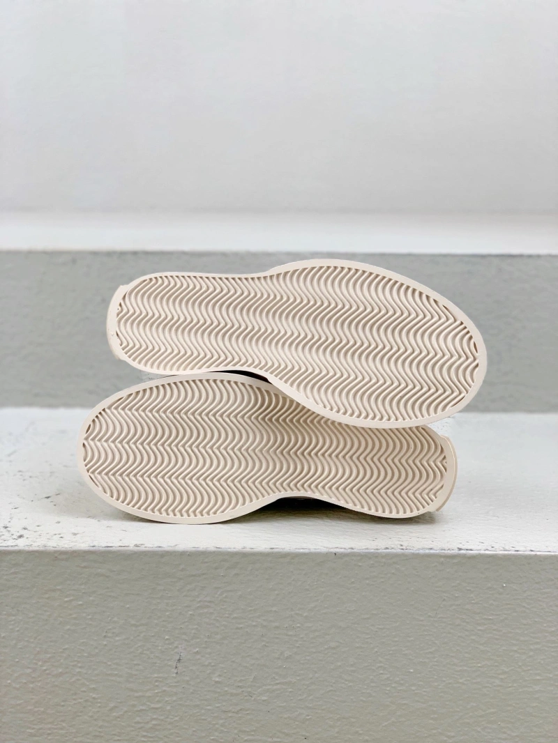Versatile Othxr Sneakers 215917