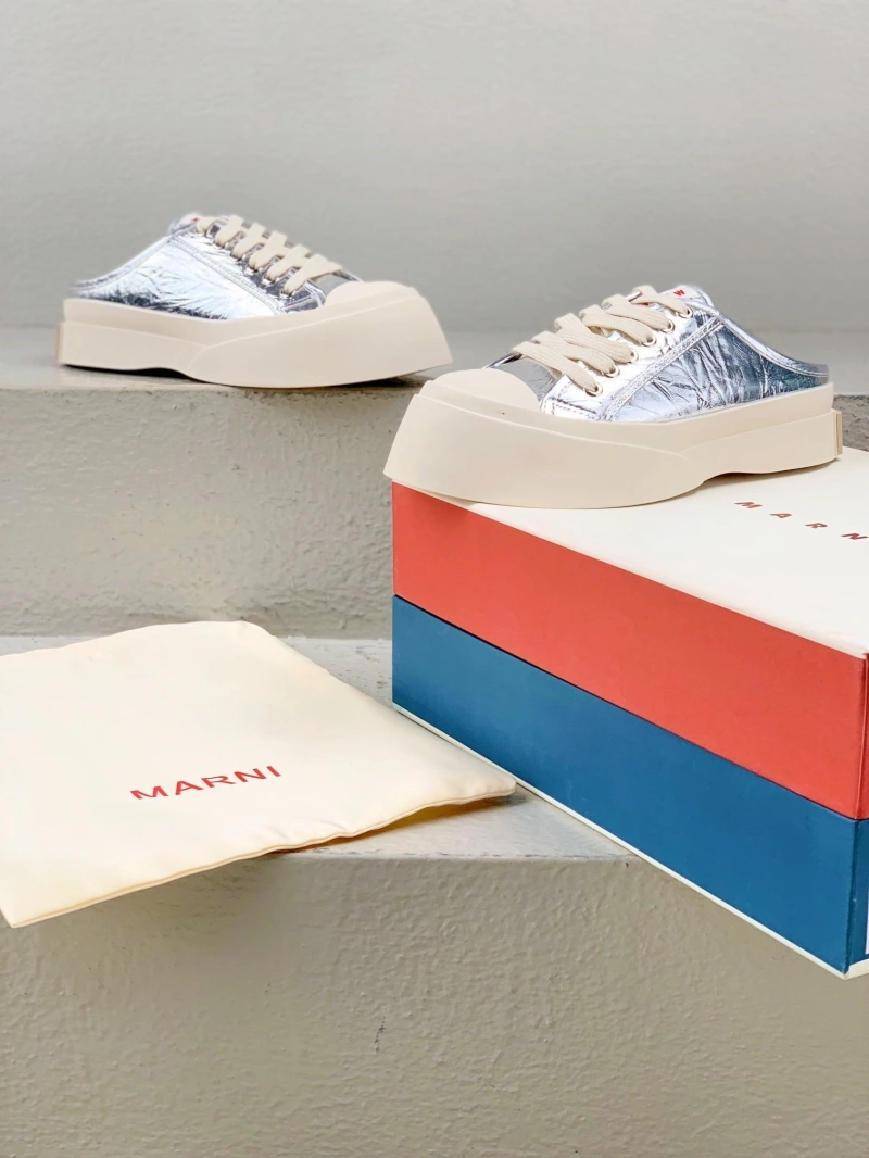 Versatile Othxr Sneakers 215917