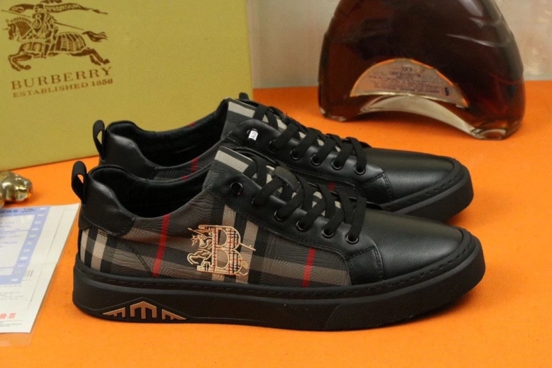 Trendsetting Bxrbxrry Sneakers 115331
