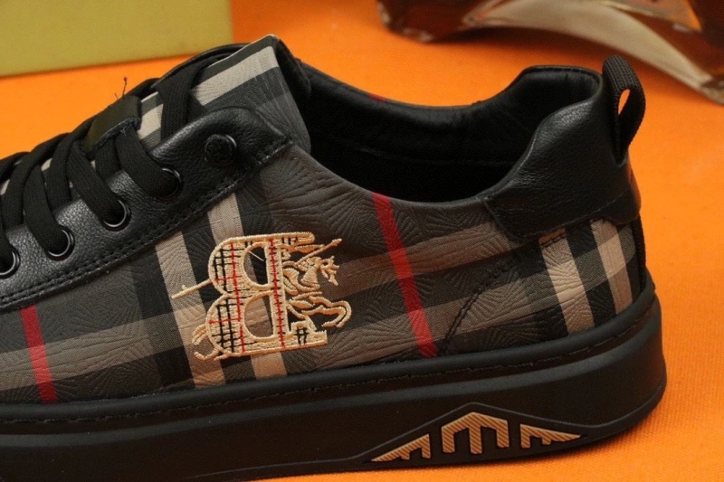 Trendsetting Bxrbxrry Sneakers 115331