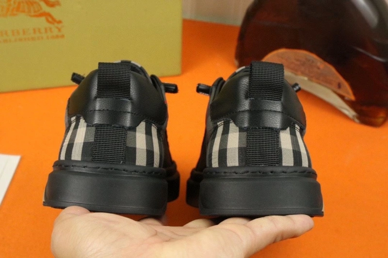 Trendsetting Bxrbxrry Sneakers 115331
