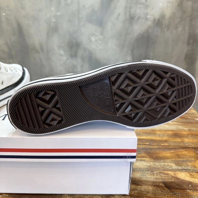 Gxvxnchy Sneakers Elegant 154004