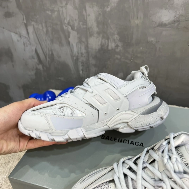 WellDesigned Bxlxnciaga Sneakers 109934
