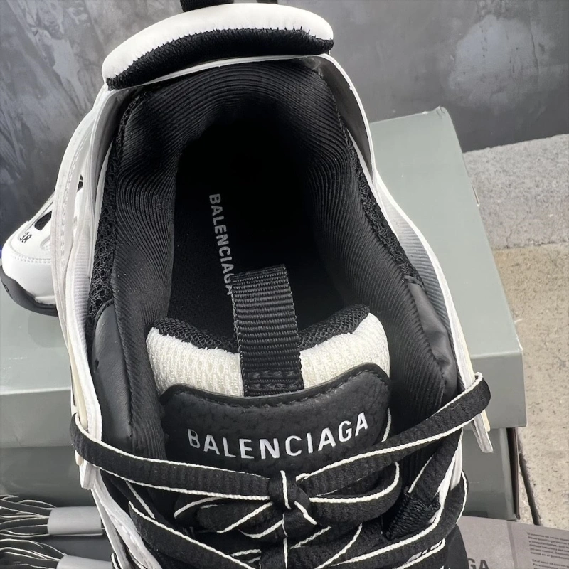 Sleek Bxlxnciaga Sneakers 109919