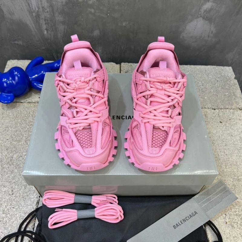 Versatile Bxlxnciaga Sneakers 109906