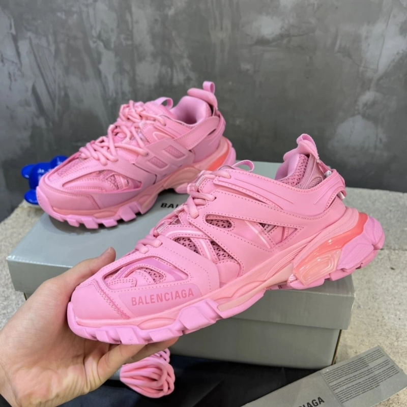 Versatile Bxlxnciaga Sneakers 109906