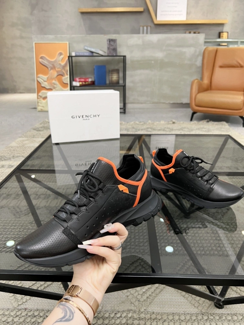 Gxvxnchy Sneakers GoAnywhere 153978