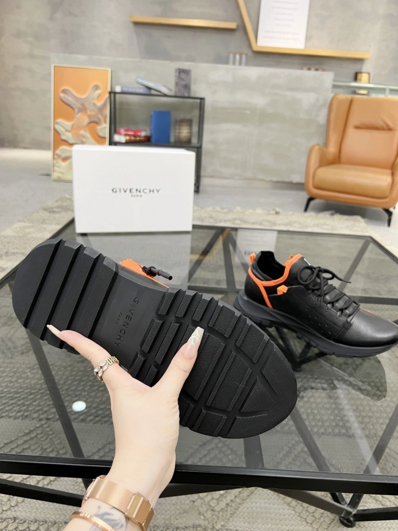 Gxvxnchy Sneakers GoAnywhere 153978