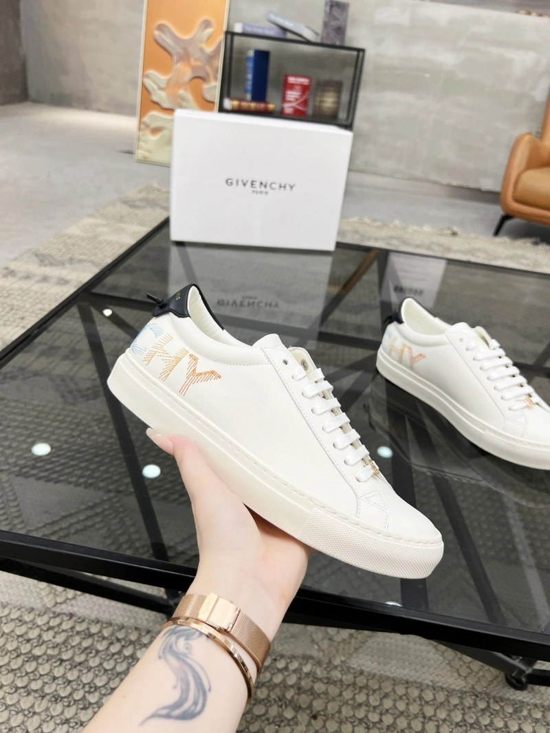 UrbanStyle Gxvxnchy Sneakers 153976