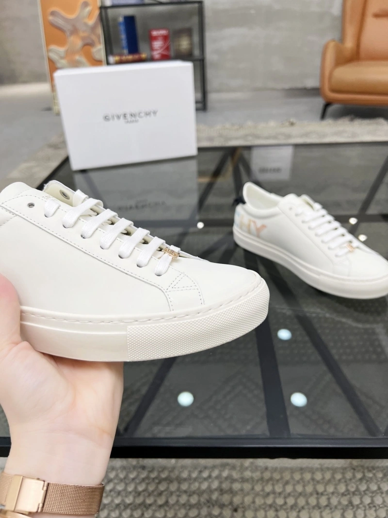 UrbanStyle Gxvxnchy Sneakers 153976