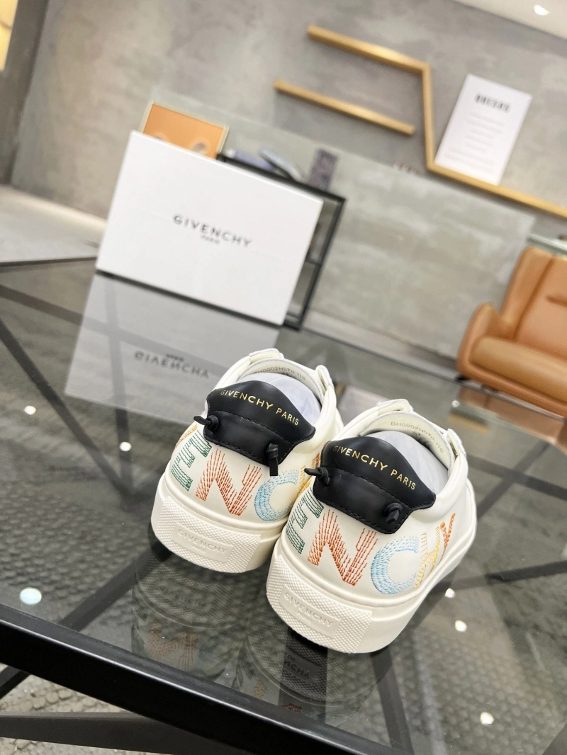 UrbanStyle Gxvxnchy Sneakers 153976