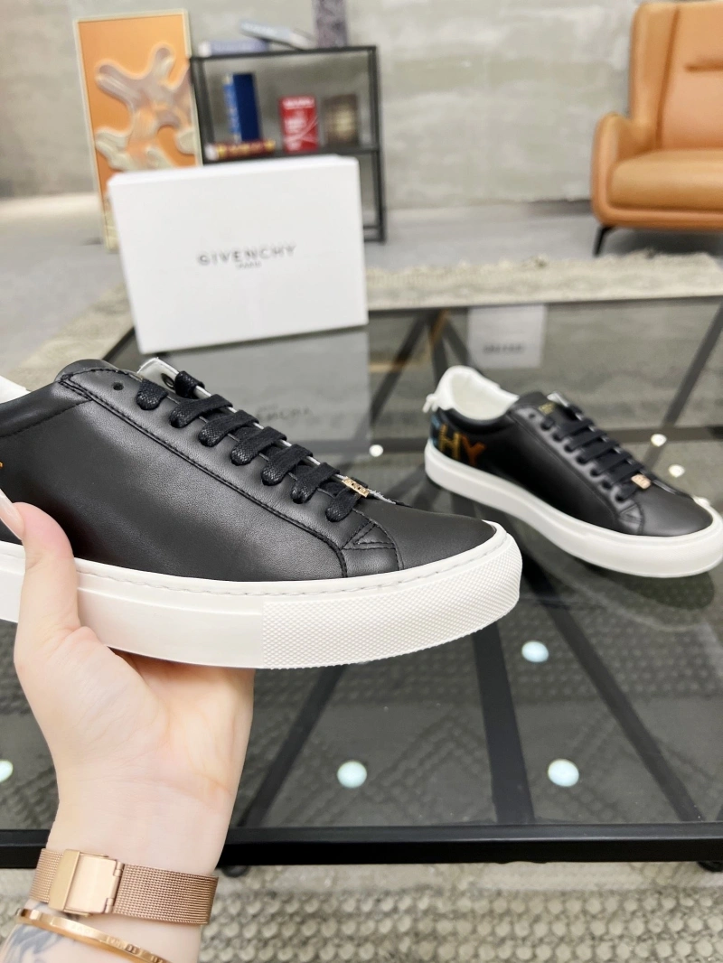 Gxvxnchy Sneakers WellDesigned 153974