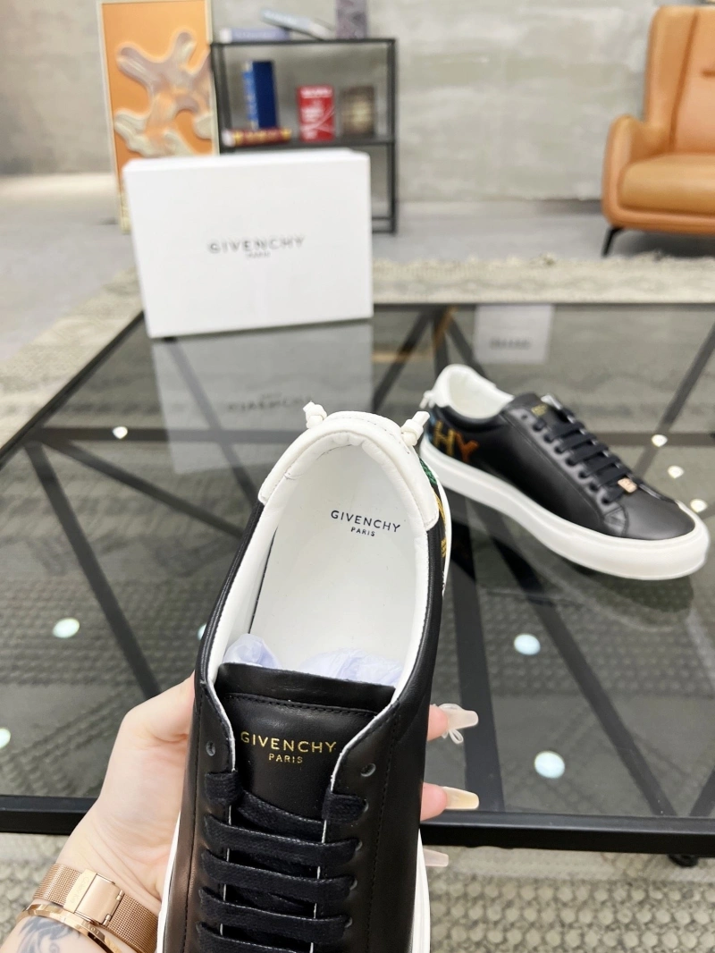 Gxvxnchy Sneakers WellDesigned 153974