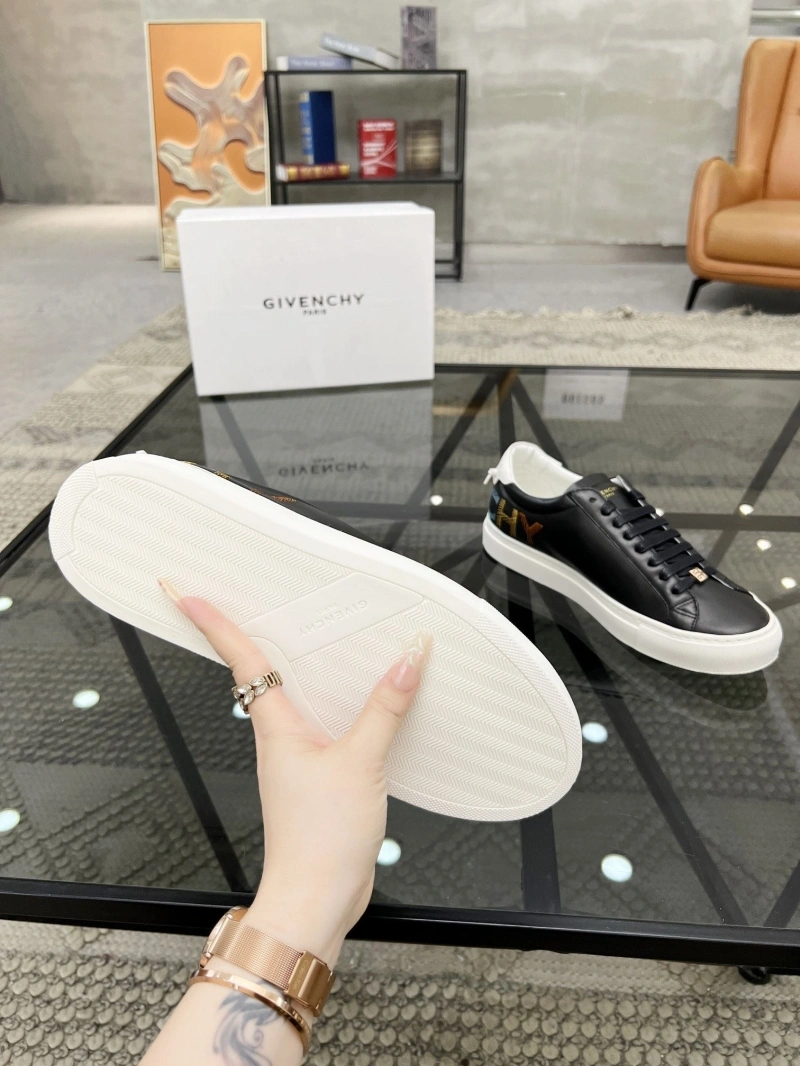 Gxvxnchy Sneakers WellDesigned 153974