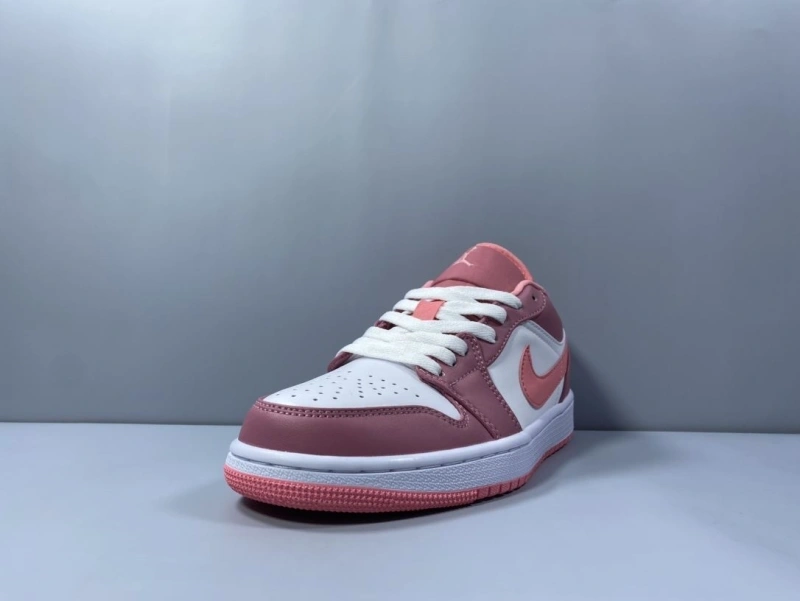 Cozy Bxrbxrry Sneakers 115314