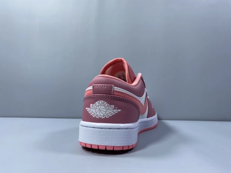 Cozy Bxrbxrry Sneakers 115314