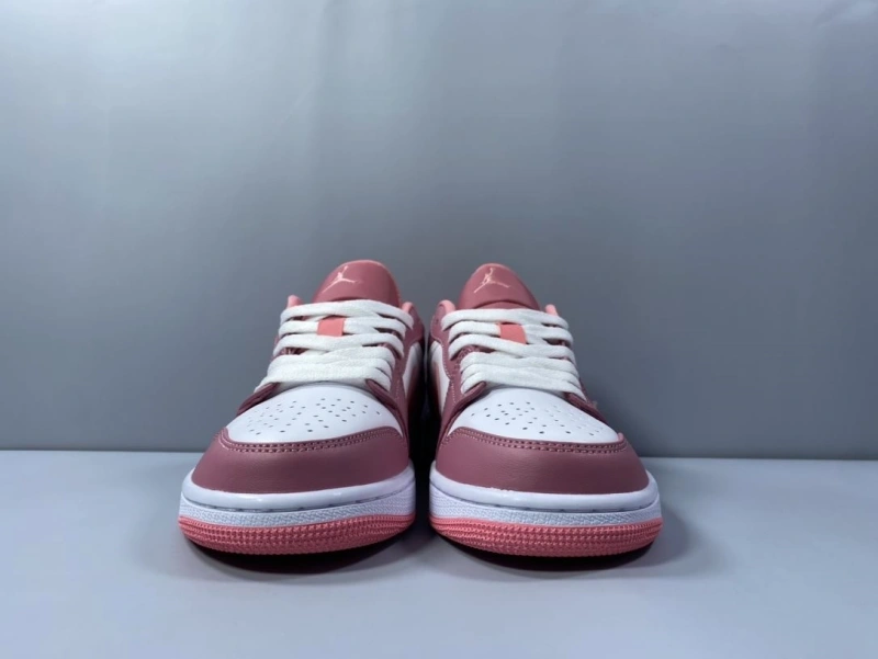 Cozy Bxrbxrry Sneakers 115314