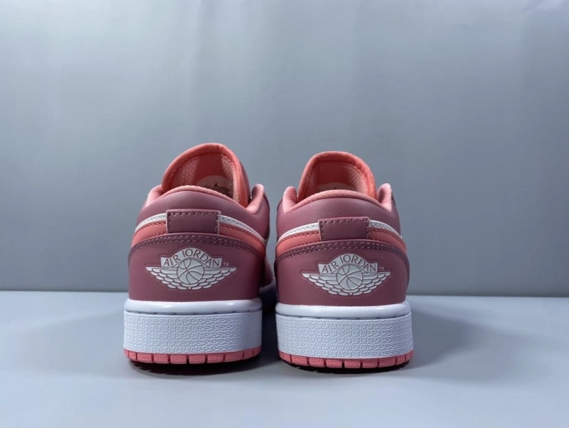 Cozy Bxrbxrry Sneakers 115314