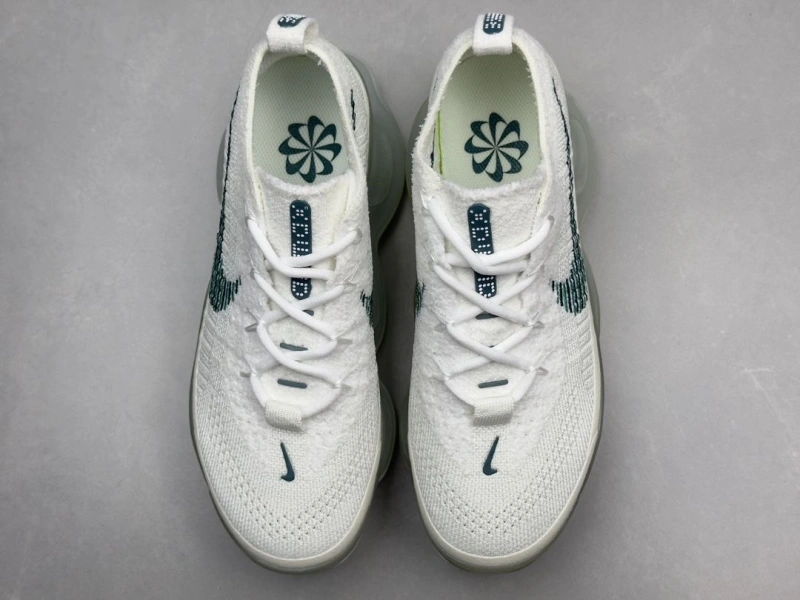 EyeCatching Nxkx Sneakers 199312