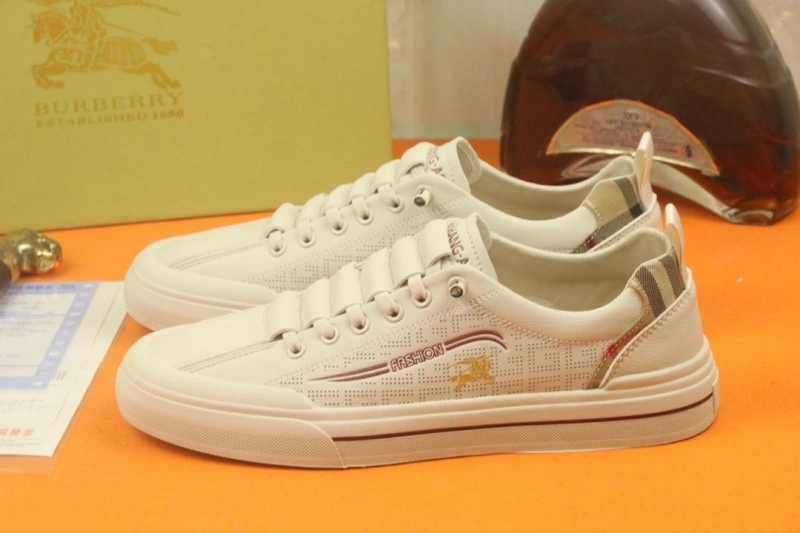 Compact Bxrbxrry Sneakers 115313