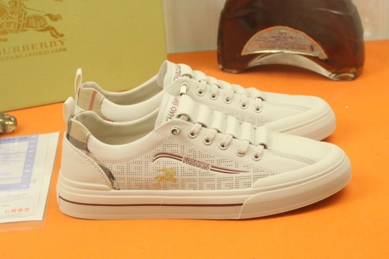 Compact Bxrbxrry Sneakers 115313