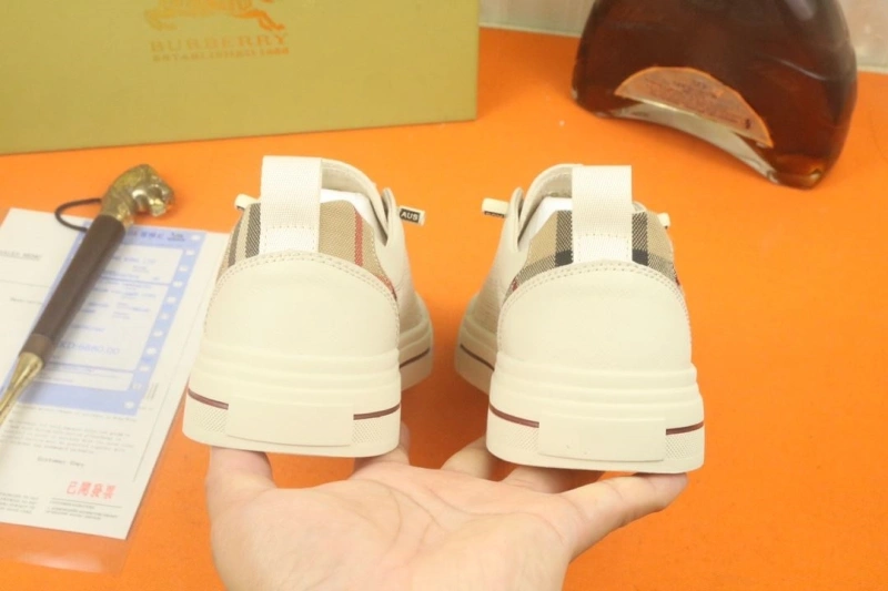 Compact Bxrbxrry Sneakers 115313