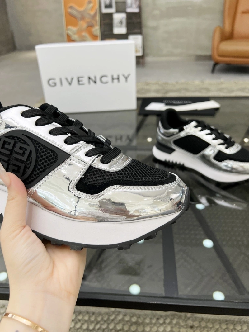 Gxvxnchy Sneakers EyeCatching 153969