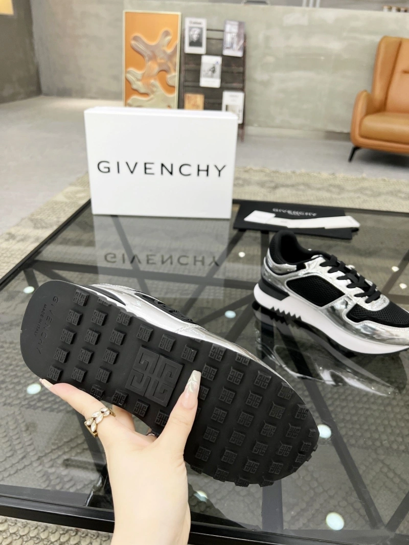 Gxvxnchy Sneakers EyeCatching 153969