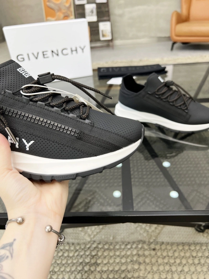 Gxvxnchy Sneakers Bold 153964