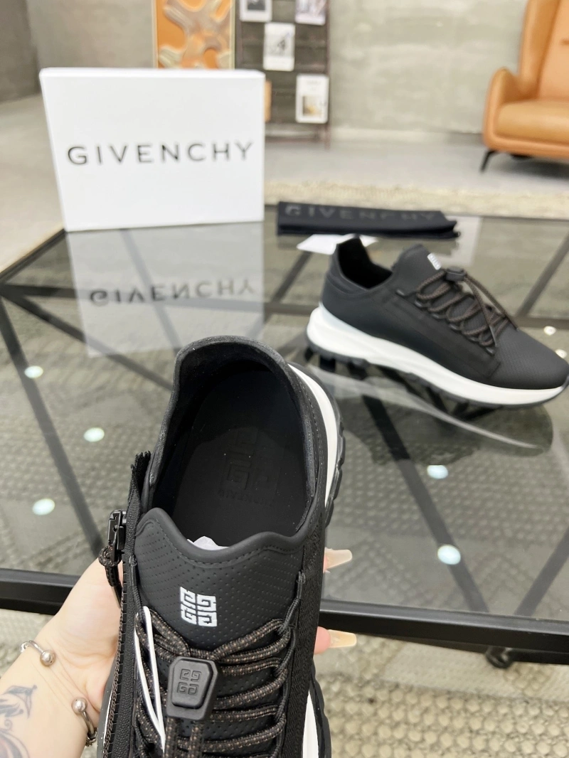 Gxvxnchy Sneakers Bold 153964