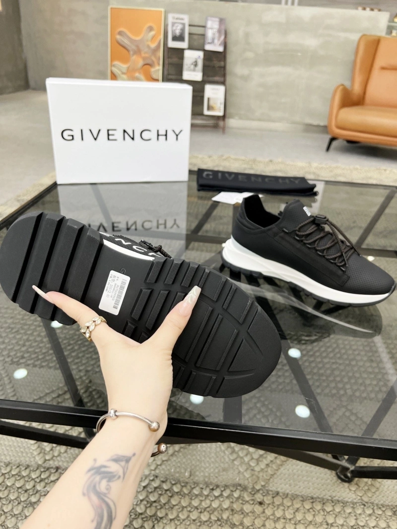 Gxvxnchy Sneakers Bold 153964