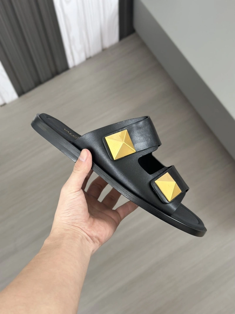 Cozy Vxlxntino Slippers 231606
