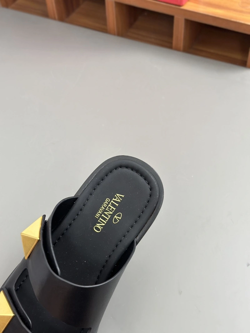 Cozy Vxlxntino Slippers 231606