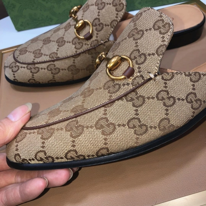 Elegant Gxccx Slippers 163990