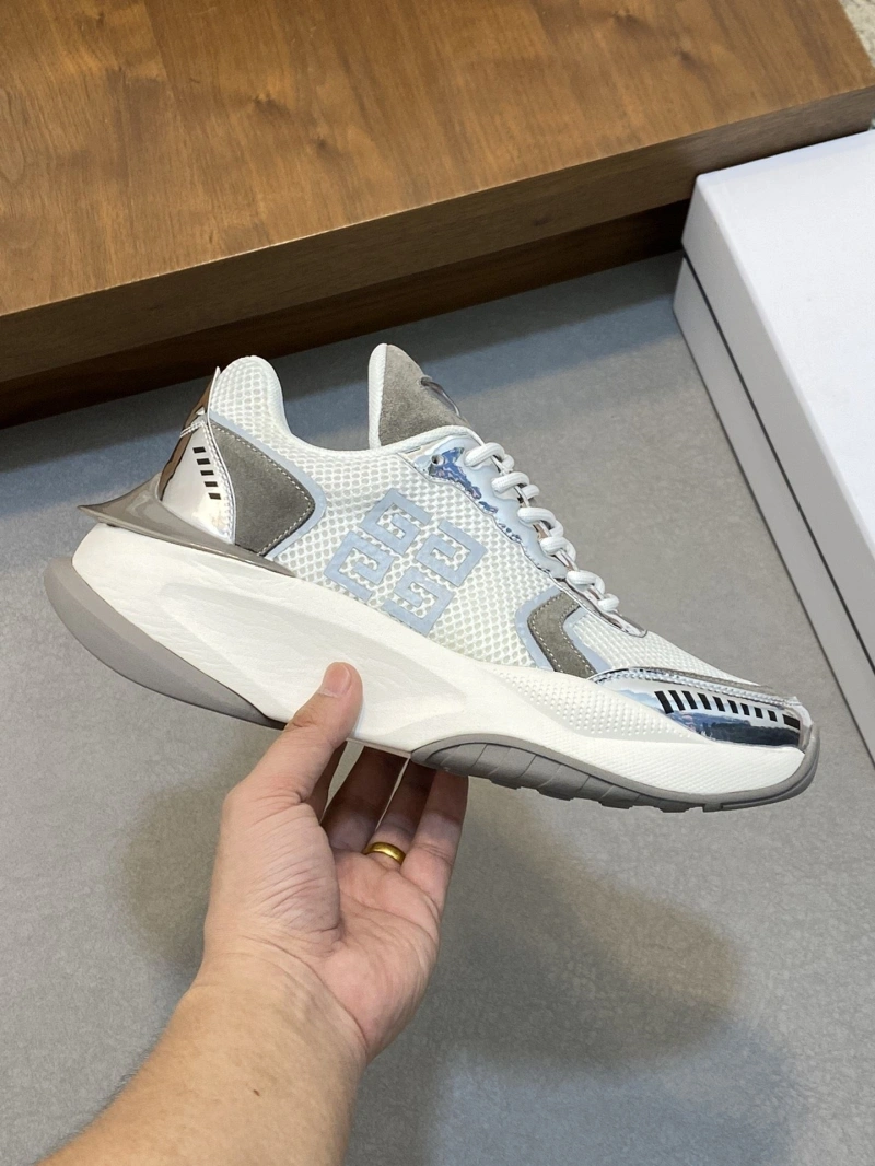 Gxvxnchy Sneakers Unique 153960