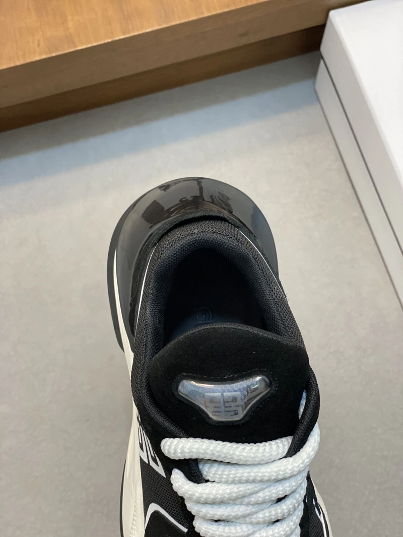 Gxvxnchy Sneakers Trendy 153941