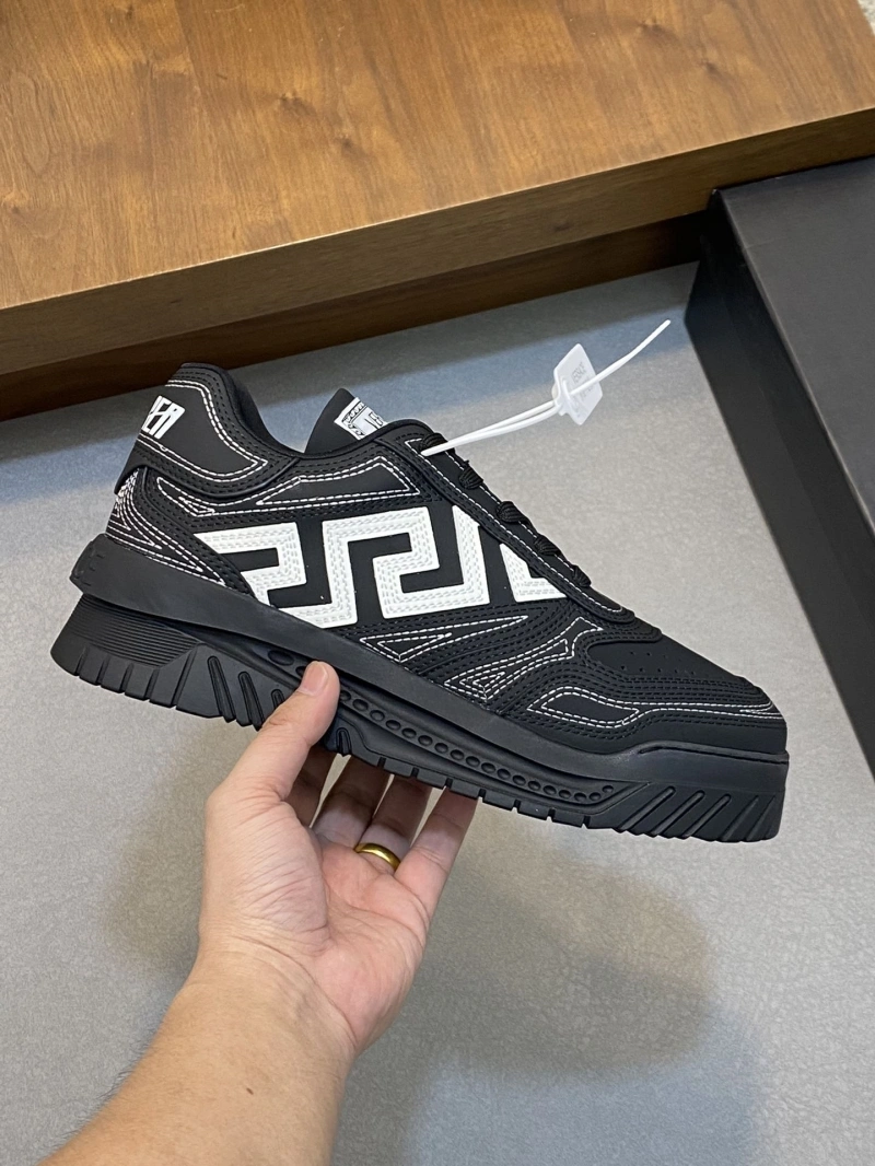 DailyWear Gxvxnchy Sneakers 153957