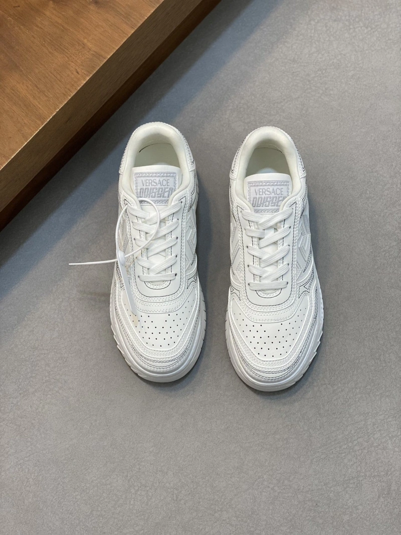 Gxvxnchy Sneakers Sophisticated 153951